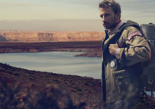 Matthias Schoenaerts con bolso de Louis Vuitton