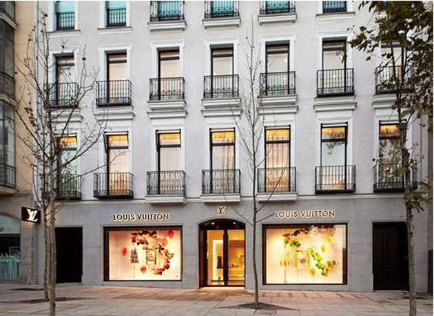 Extra, extra! La nueva tienda de Louis Vuitton en Madrid es una parada  obligatoria para amantes de la moda